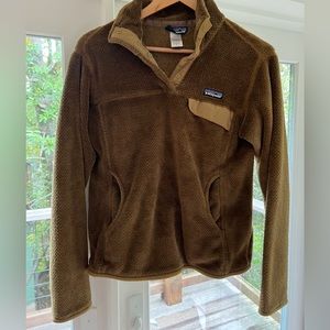 Brown Patagonia re-tool half snap pullover.